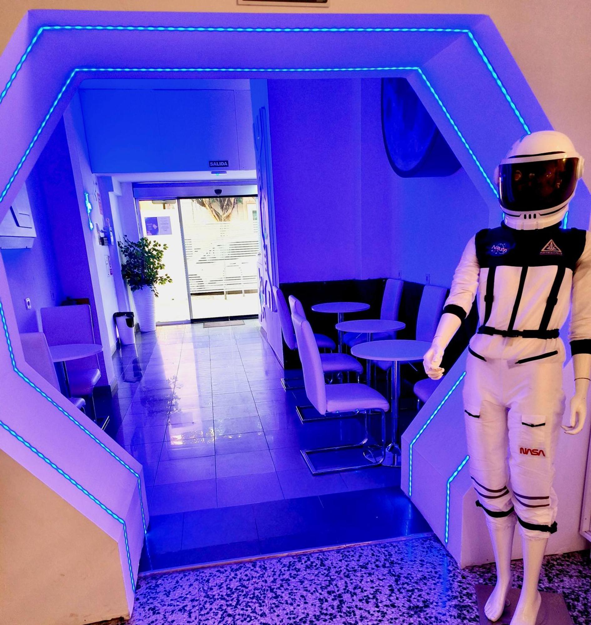 Capsule Inn Valencia Hostel — Photos 3